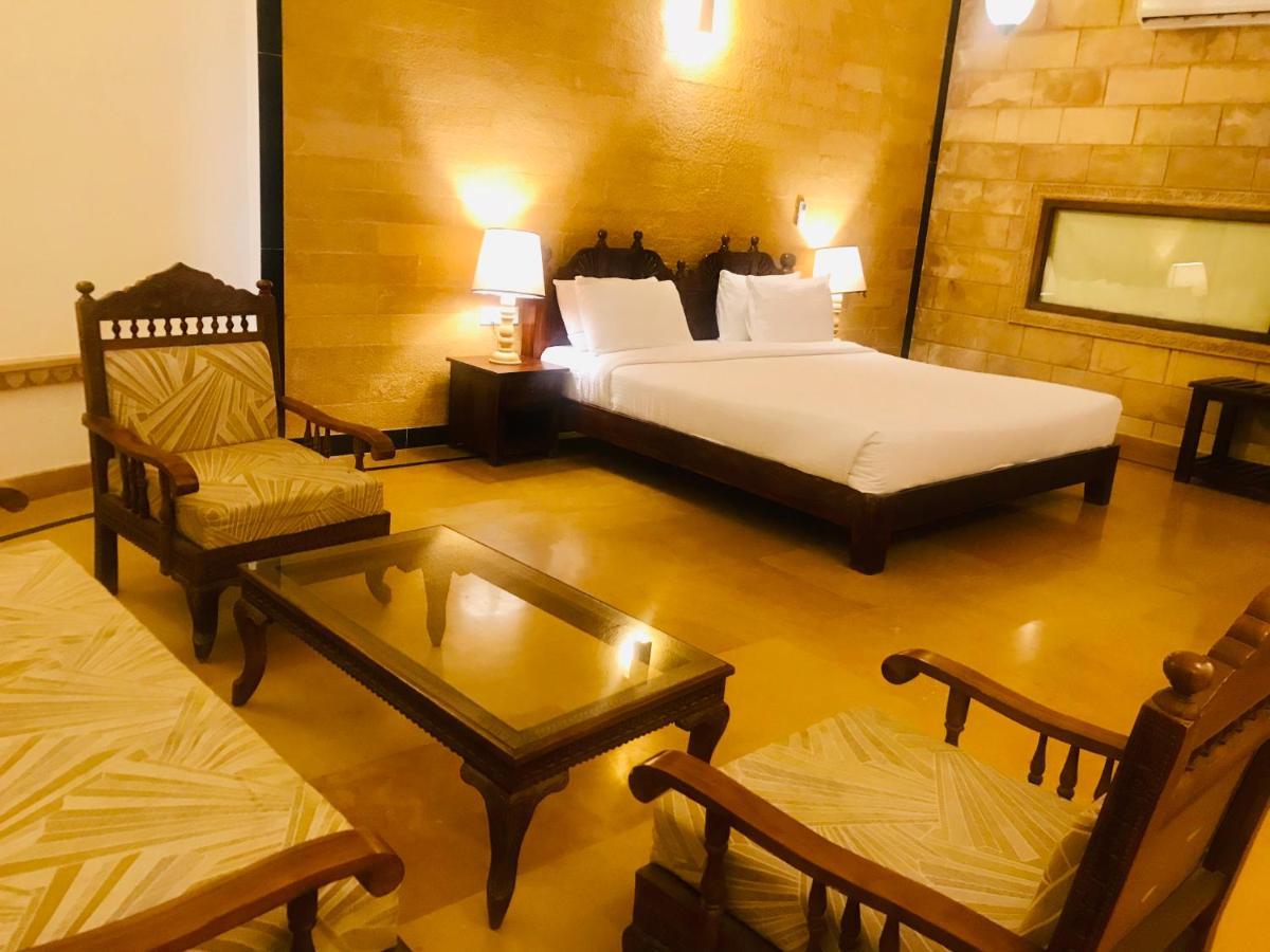 Hotel Golden Safari Jaisalmer Bagian luar foto